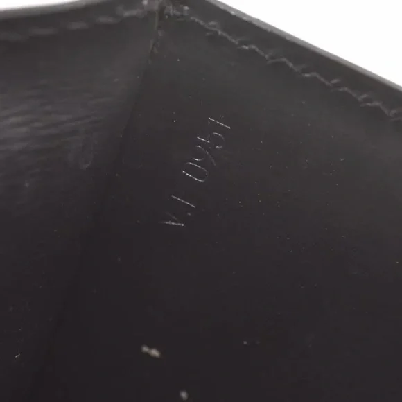 Louis Vuitton LV Black Épi Hublot Clutch Bag with COA  EUC - Picture 16 of 16